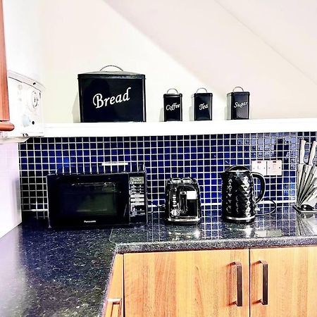 Crown House Two Bedroom Apartment アバディーン エクステリア 写真