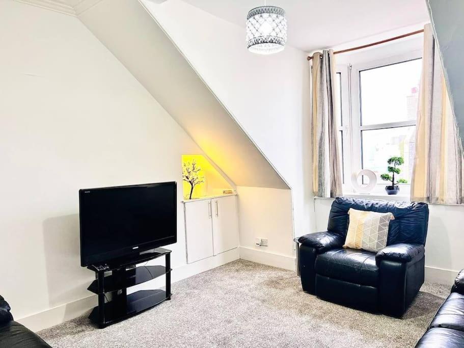 Crown House Two Bedroom Apartment アバディーン エクステリア 写真
