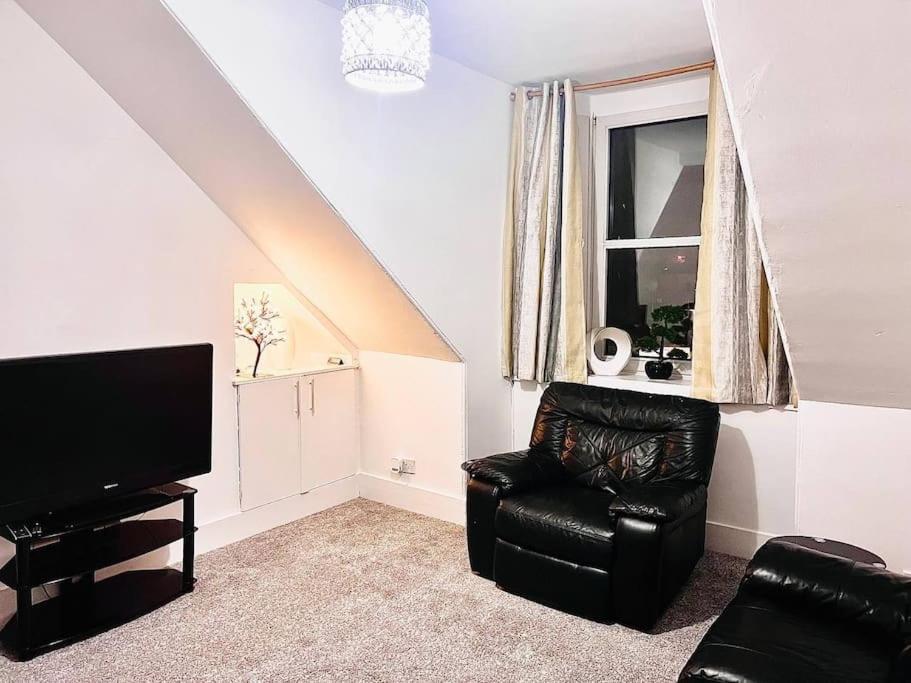 Crown House Two Bedroom Apartment アバディーン エクステリア 写真