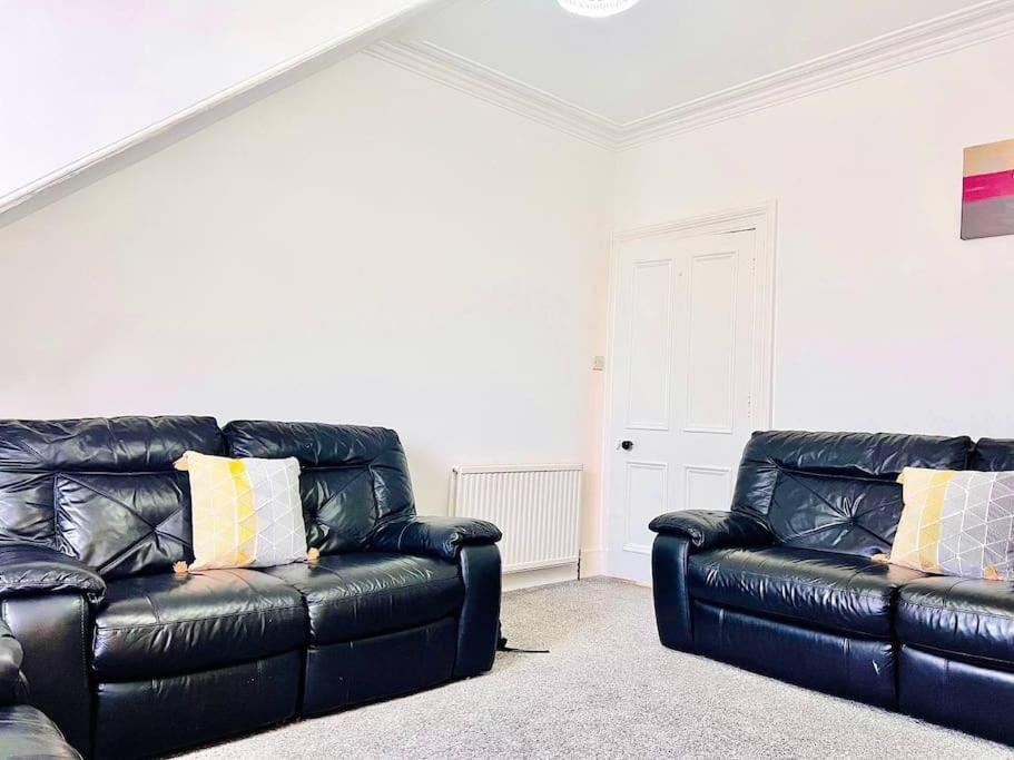 Crown House Two Bedroom Apartment アバディーン エクステリア 写真