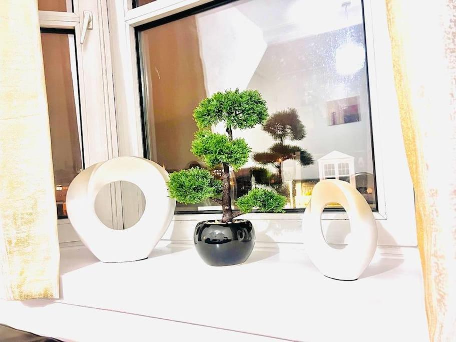 Crown House Two Bedroom Apartment アバディーン エクステリア 写真
