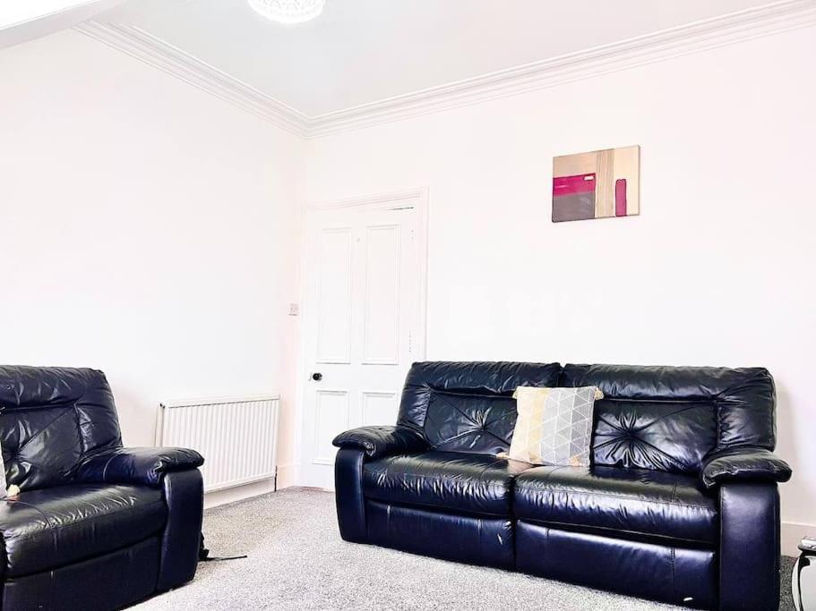 Crown House Two Bedroom Apartment アバディーン エクステリア 写真