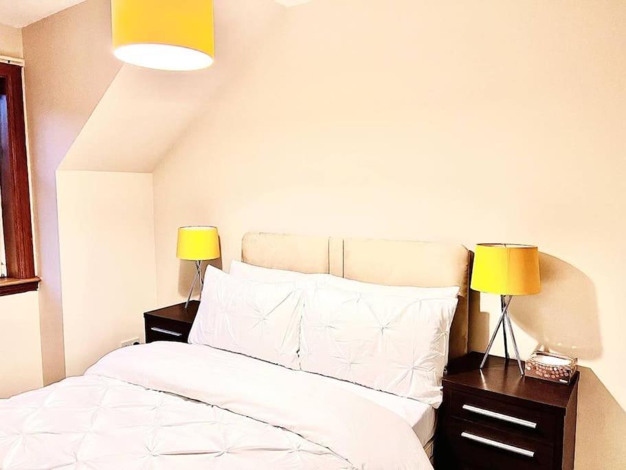 Crown House Two Bedroom Apartment アバディーン エクステリア 写真