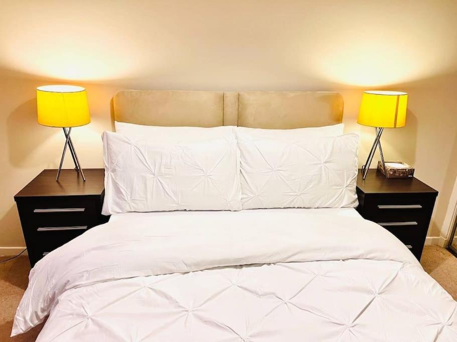 Crown House Two Bedroom Apartment アバディーン エクステリア 写真