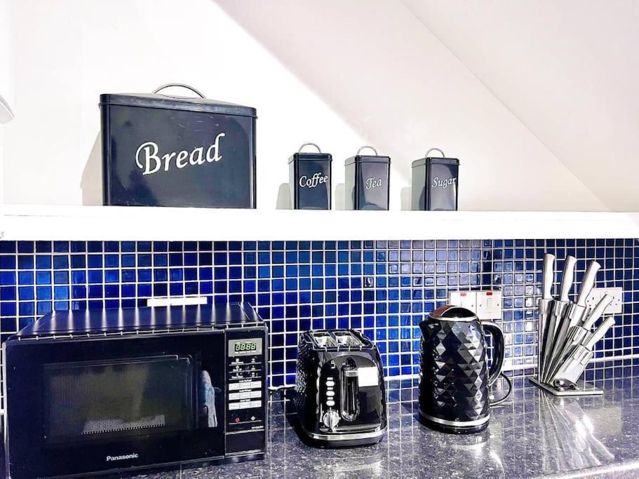 Crown House Two Bedroom Apartment アバディーン エクステリア 写真