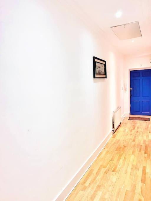 Crown House Two Bedroom Apartment アバディーン エクステリア 写真