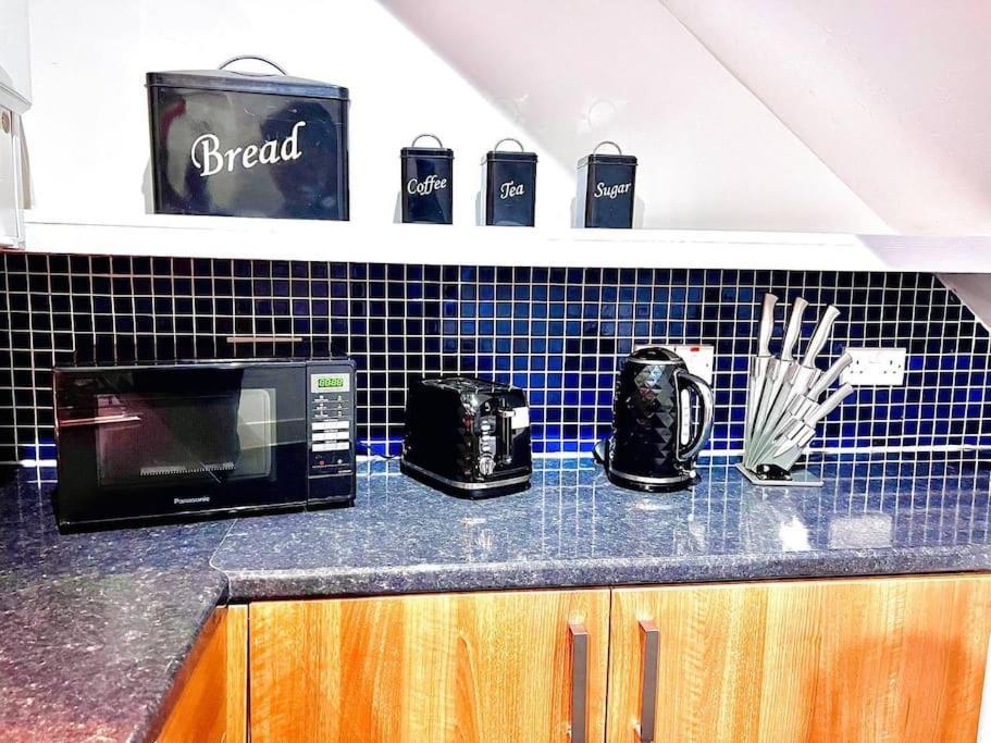 Crown House Two Bedroom Apartment アバディーン エクステリア 写真